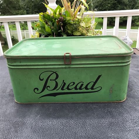 old fashioned tin bread box